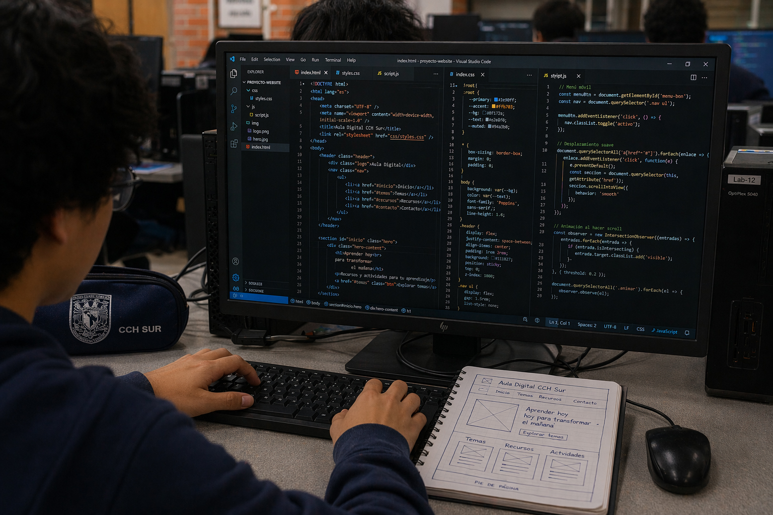 Código HTML CSS y JavaScript en pantalla durante el desarrollo de un sitio web